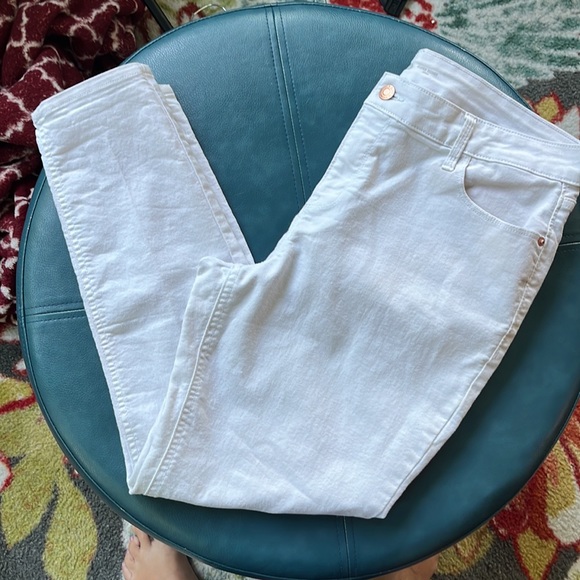 Old navy white jeans - Picture 6 of 6